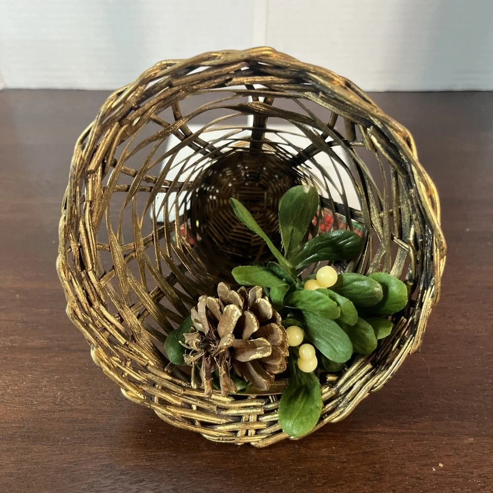 Vintage Avon Holiday Greetings Hanging Wicker Bell Classic Rustic Decor in Box‎